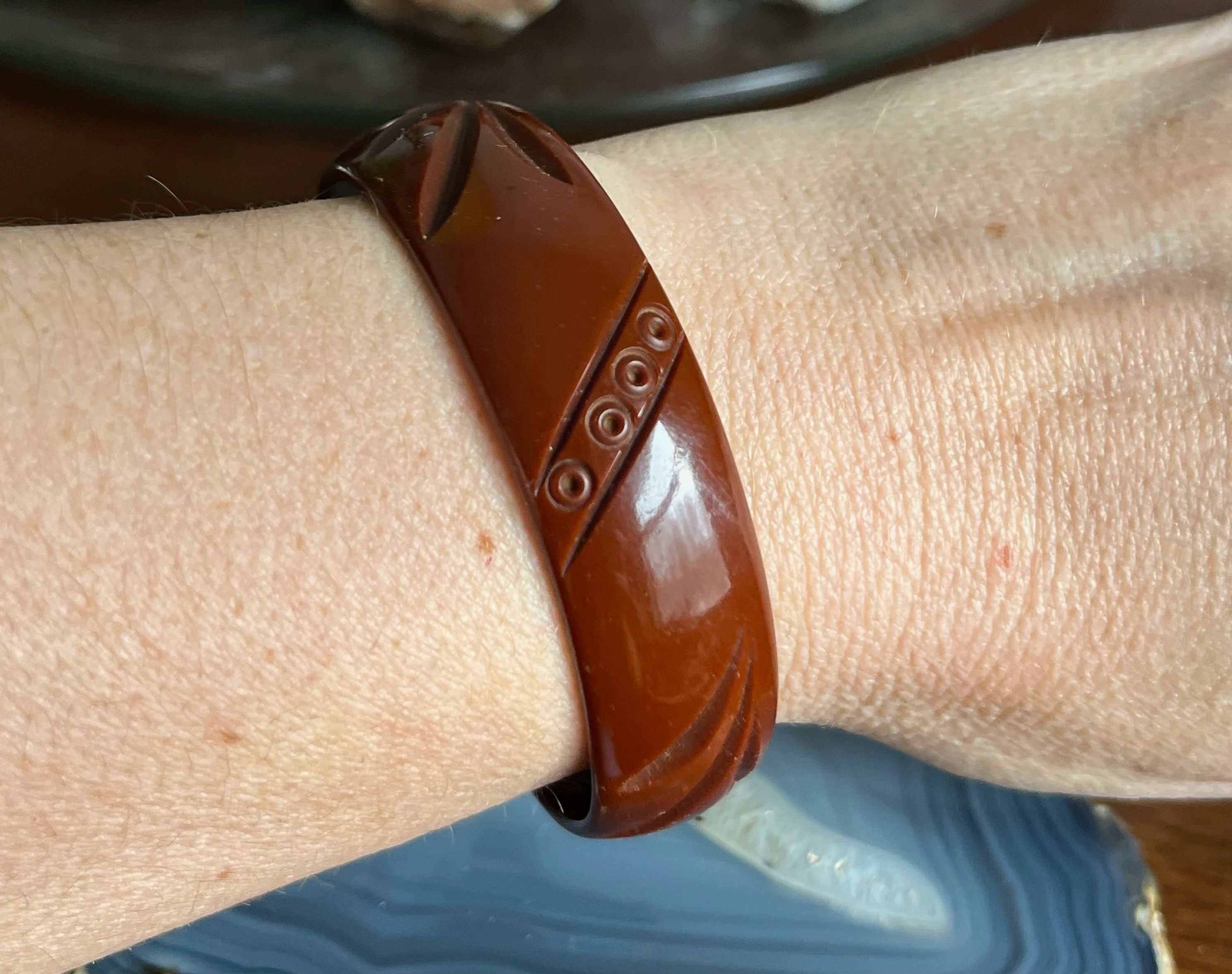 Vintage Bakelite Chocolate Brown Carved Bangle Bracelet