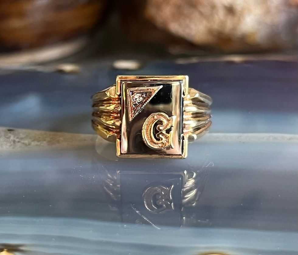 Thumbnail: Vintage Art Deco 10K Yellow Gold Hematite Diamond Initial C or G Signet Ring
