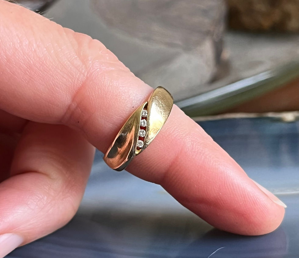 Thumbnail: Vintage 10K Yellow Gold Diamond Wedding Band