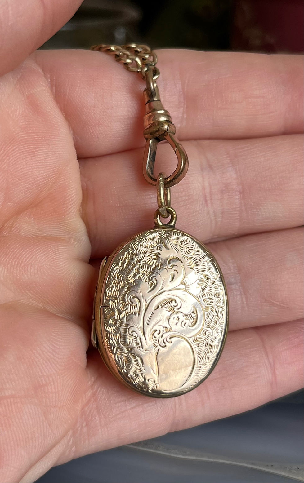 Thumbnail: Antique Victorian 10K Gold Cased Engraved Oval Photo Locket