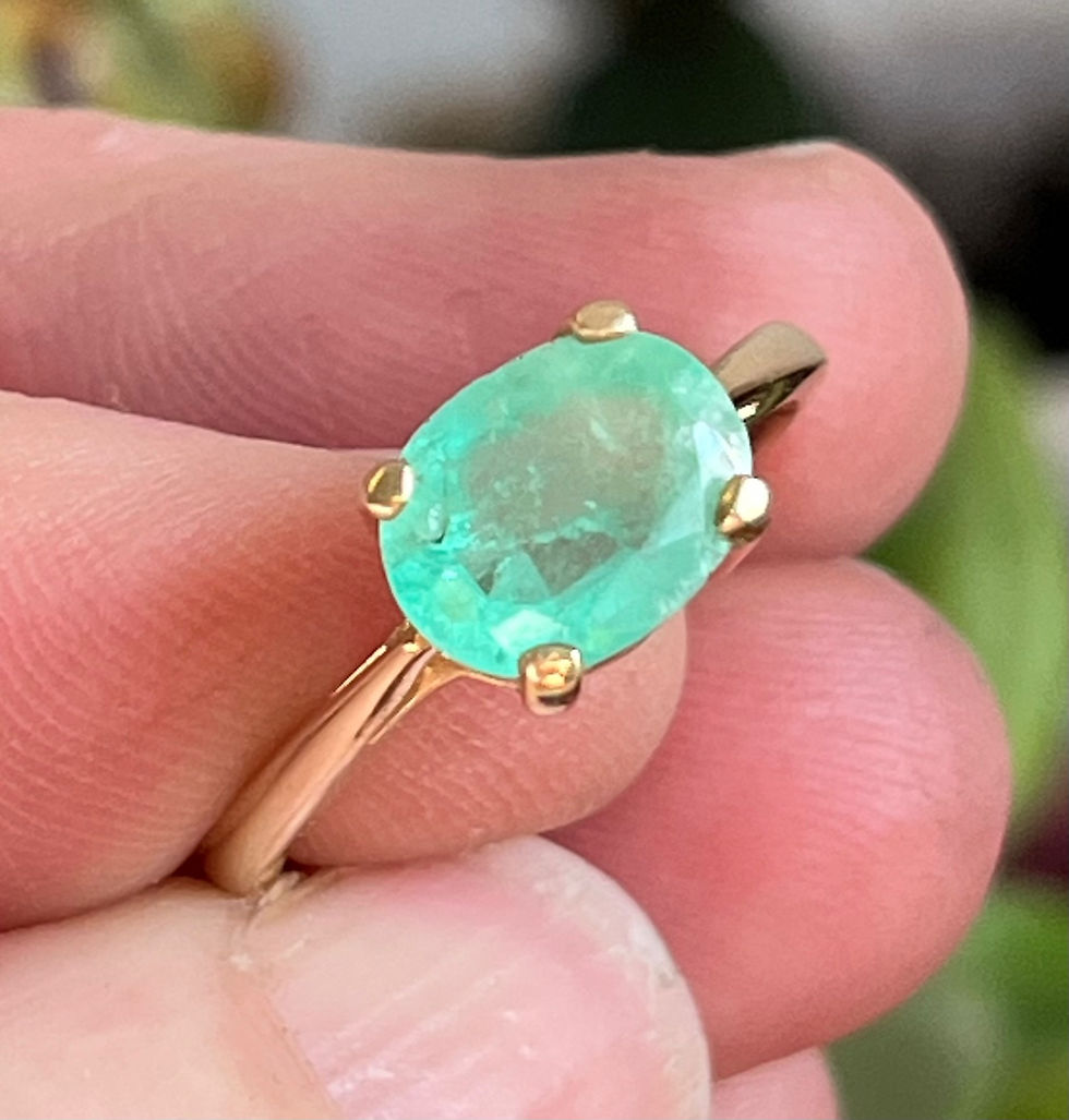 Thumbnail: Vintage 14K Gold 1 Carat Oval Emerald Ladies Ring