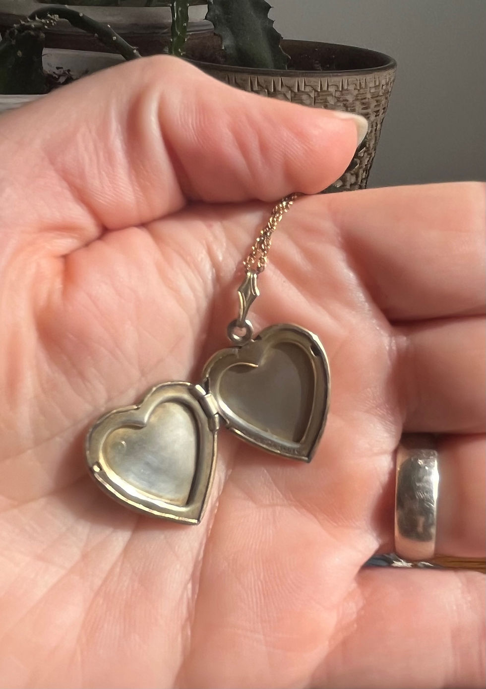 Thumbnail: Vintage 10K Gold Filled on Sterling Heart Shaped Photo Locket
