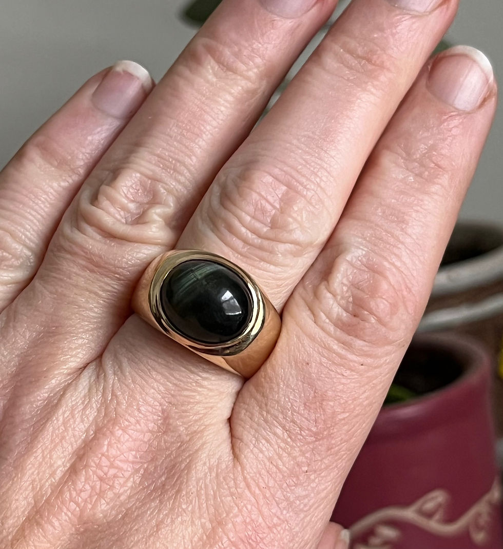 Thumbnail: Vintage Mens 10K Gold Cat's Eye Chrysoberyl Signet Ring