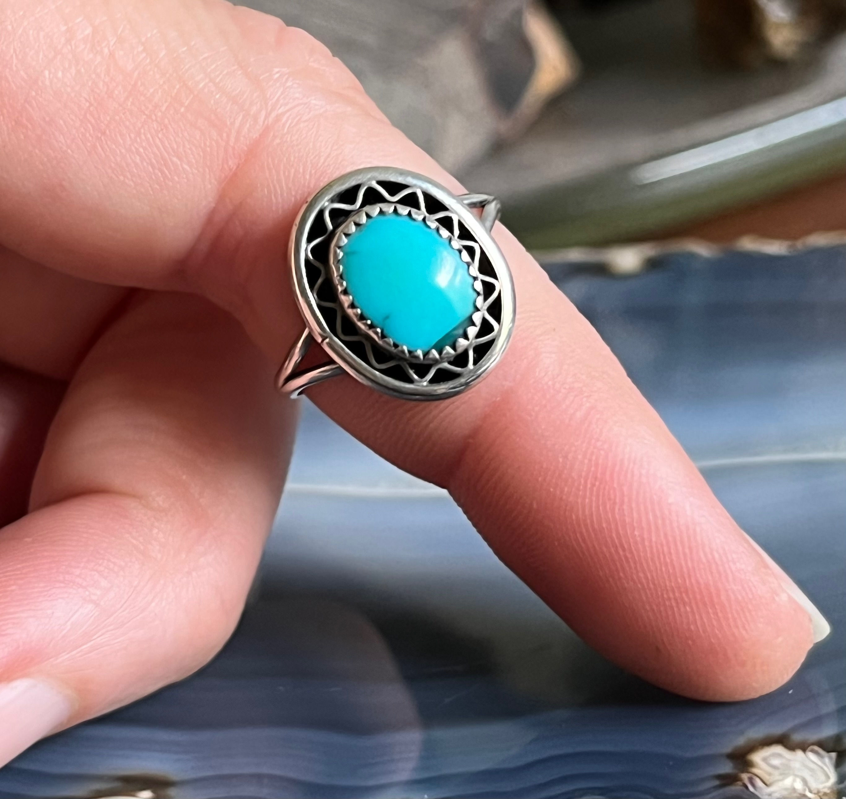 Vintage Native American Navajo Sterling Silver Turquoise Ladies Ring