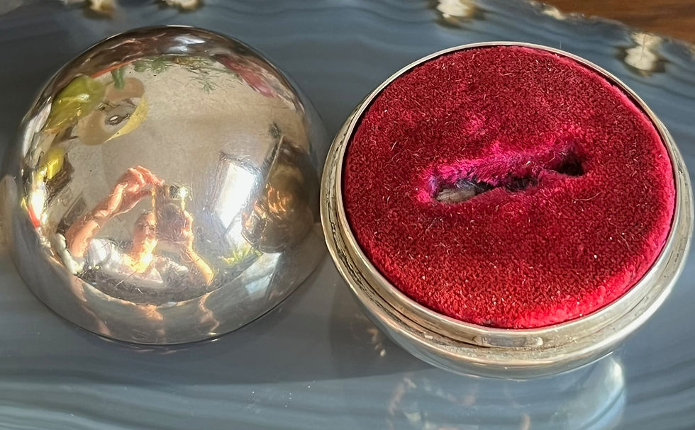 Thumbnail: Vintage Eatons Sterling Silver Round Art Deco Pink Velvet Ring Display Gift Case