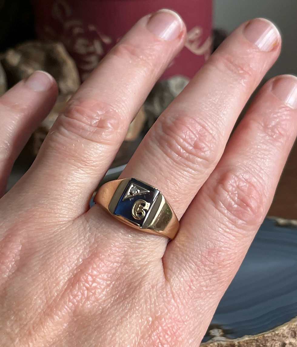 Thumbnail: Vintage 10K Yellow Gold Blue Spinel Initial C or G Mens Signet Ring