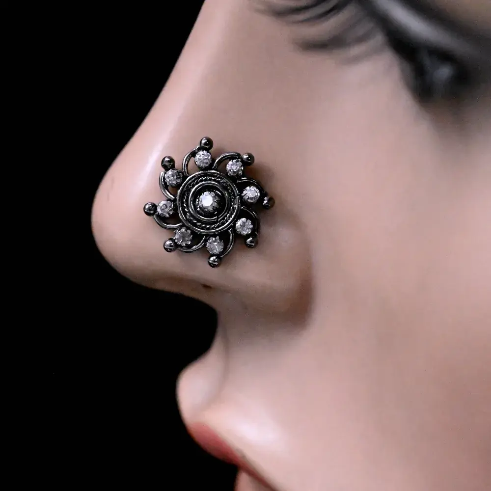 Sunflower Black Clear Crystal Nose Stud