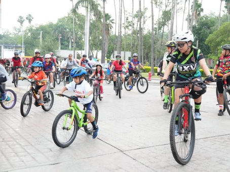 Celebra la UAT con gran éxito rodada deportiva familiar