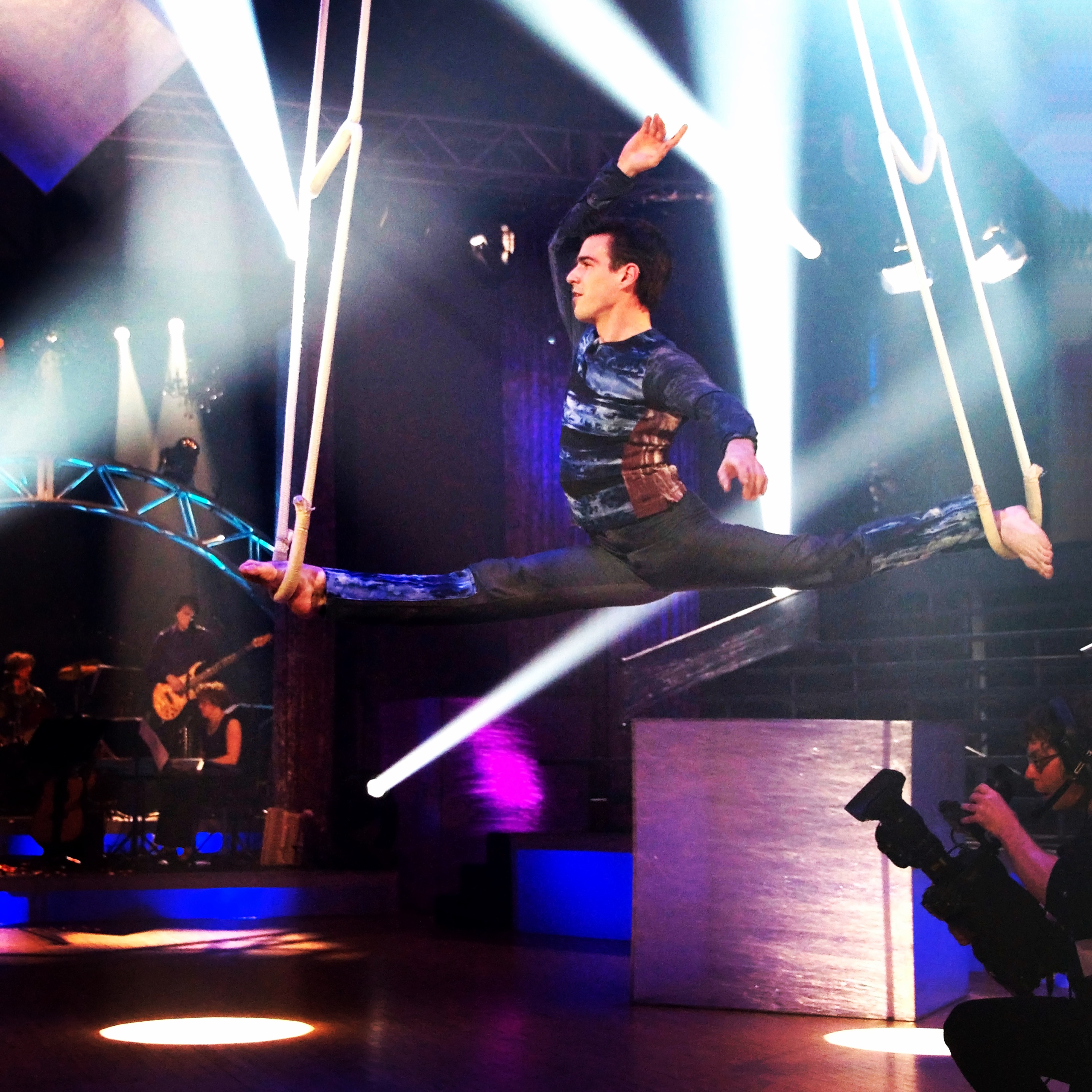 La Vie est un Cirque, TV