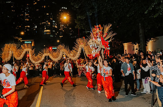 Dance With Dragon 3Way ダウンジャケット 5 片山 晋呉 Debuting the World's First All-Women's Fire Dragon Dance Team