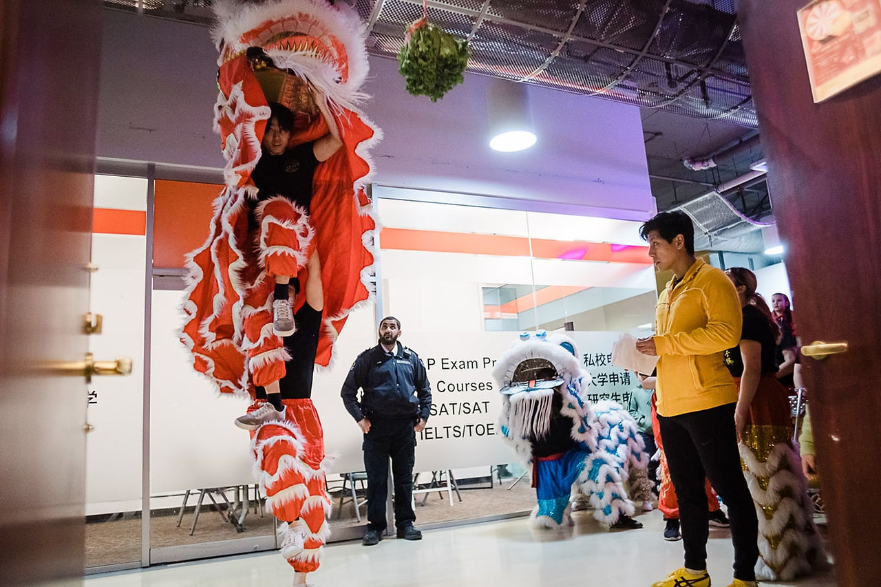 Lion dance acrobatic jump