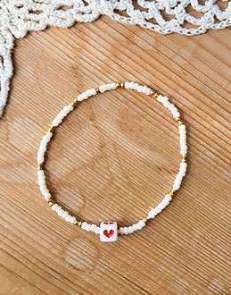 perlenarmband-gold-mit-herz-02.jpg