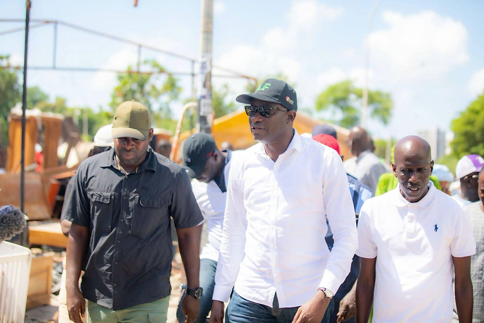 Intempéries à Dakar : le maire Abass Fall auprès des artisans sinistrés de Soumbedioune