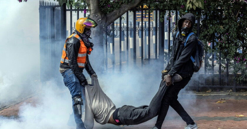 Droits de l'homme : une coalition d'ONG manifeste à Nairobi pour exiger la libération de deux opposants