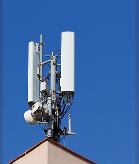 mobile-antenna-roof-building.png