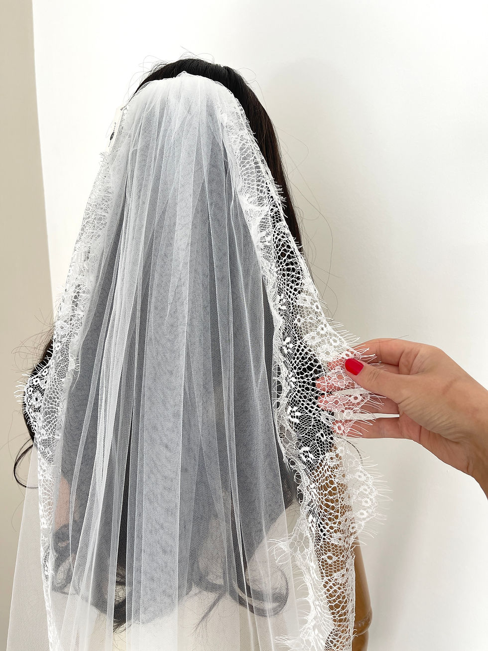 Thumbnail: Lace edge Ivory Veil