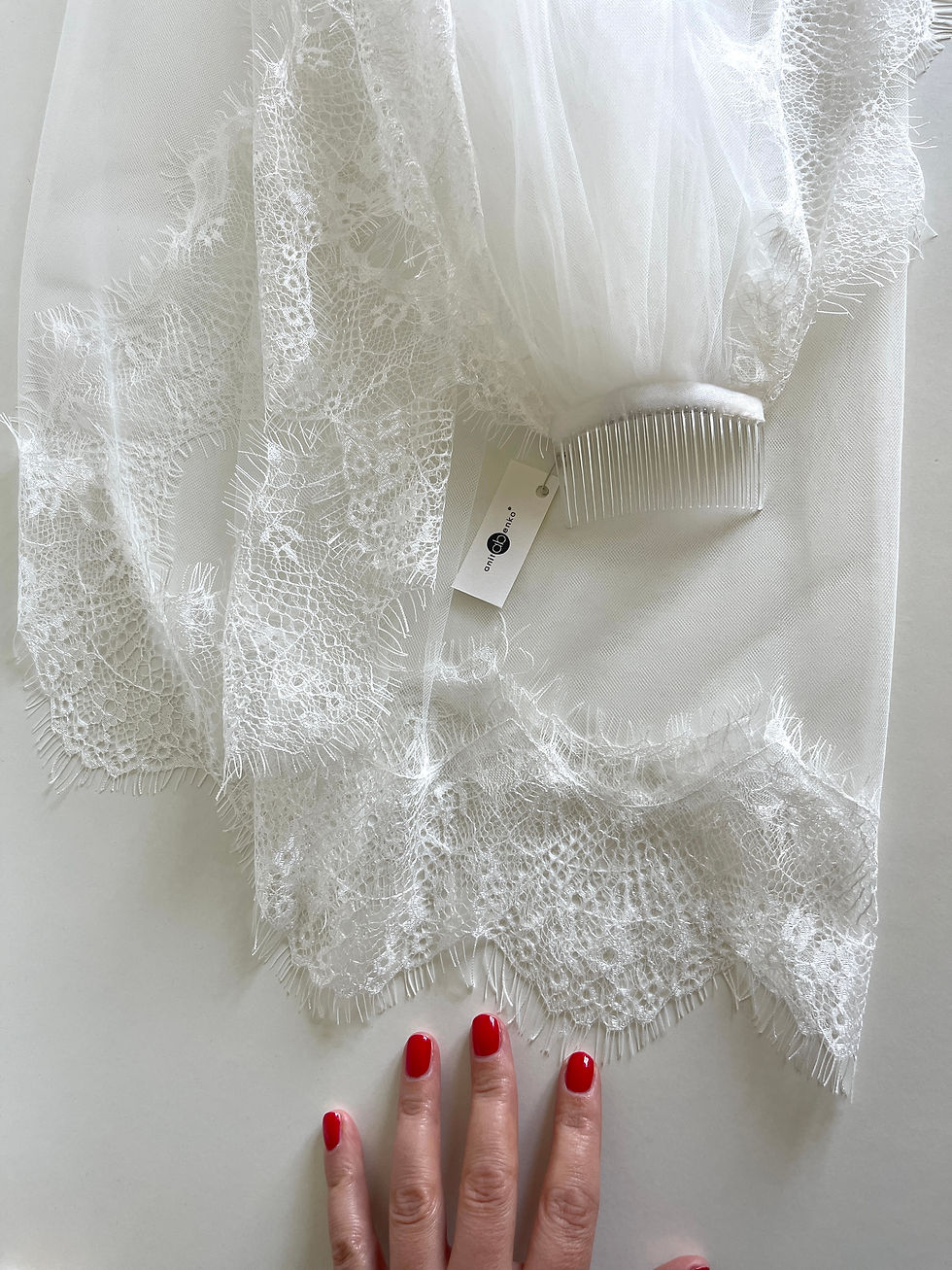 Thumbnail: Lace trim 2.5m veil