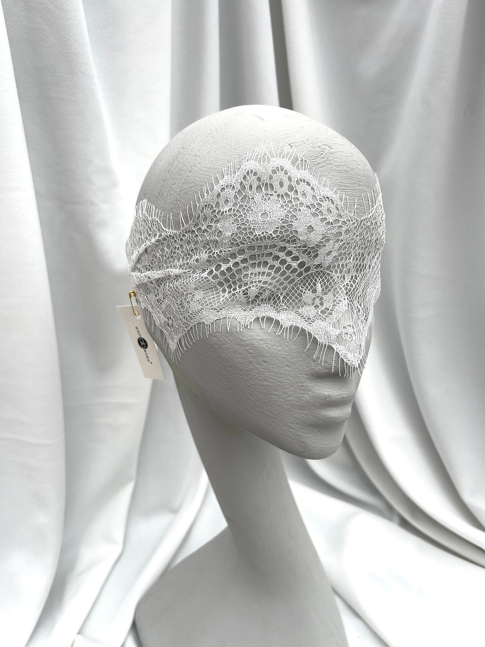 Thumbnail: Ivory lace Masquerade Mask
