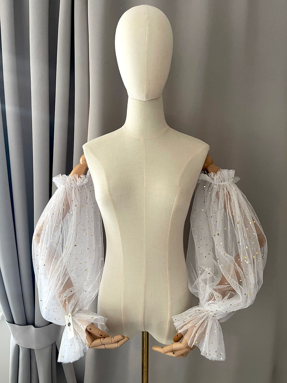 Thumbnail: Gold Star Detachable Sleeves