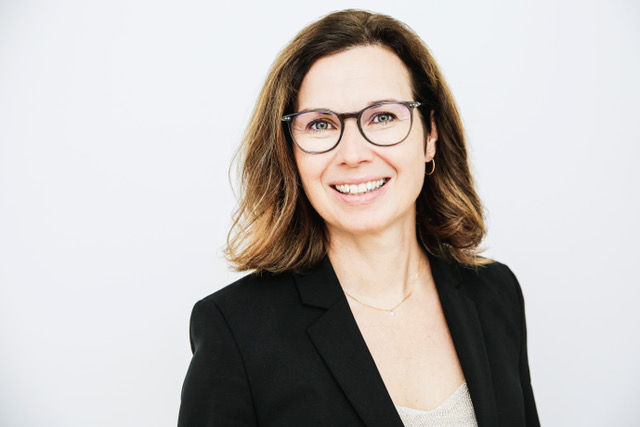 Business-Portrait im Penthouse, fotografiert von Marie-Christine Möller in Wiesbaden