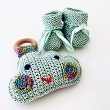 Hand made cloud & booties (By Mamydo)