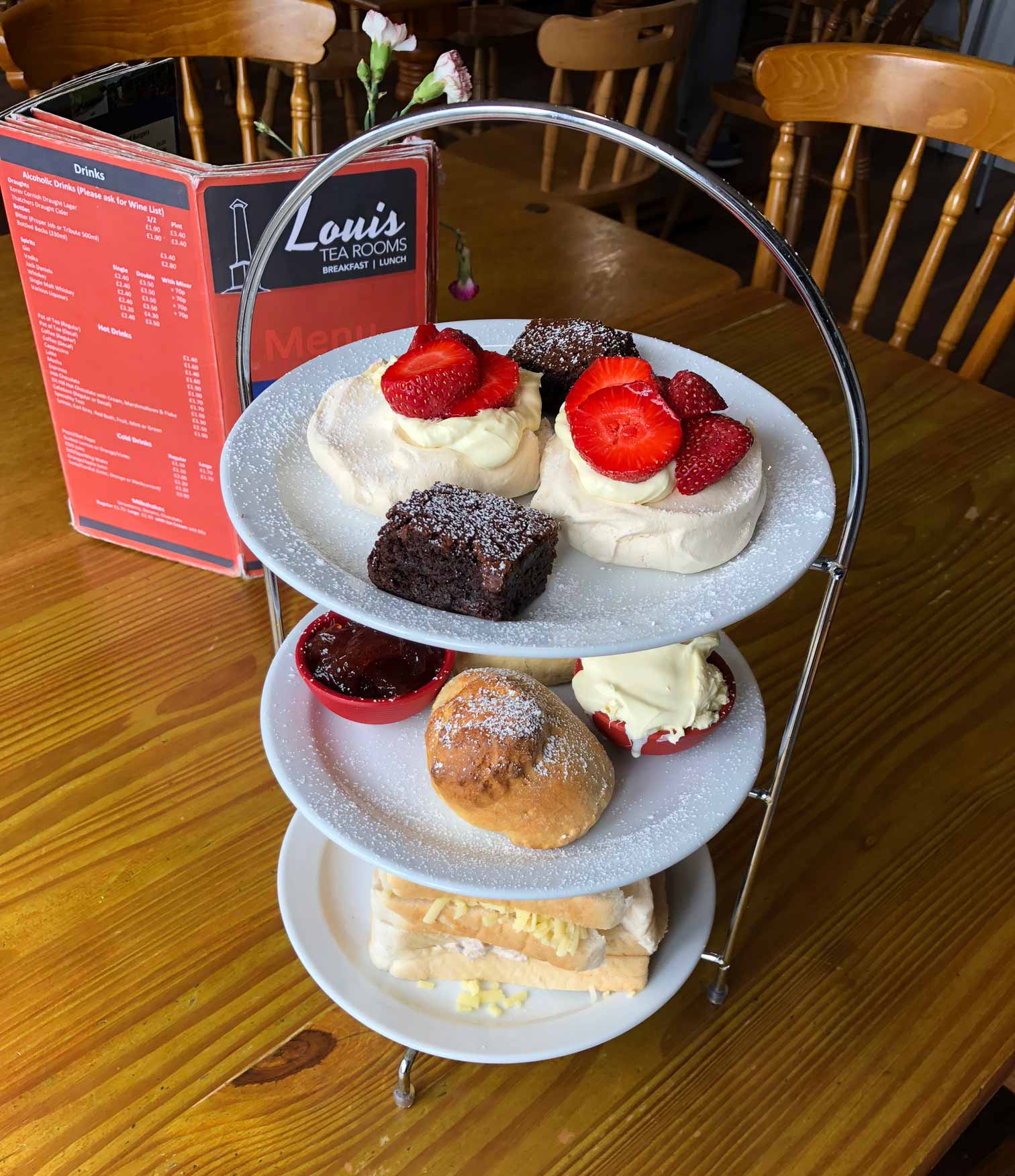 Louis-Tea-Room-Afternoon-Tea-2