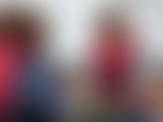 15 minutes après avoir réalisé son premier noeud de chaise, elle peut l'enseigner à d'autres marins