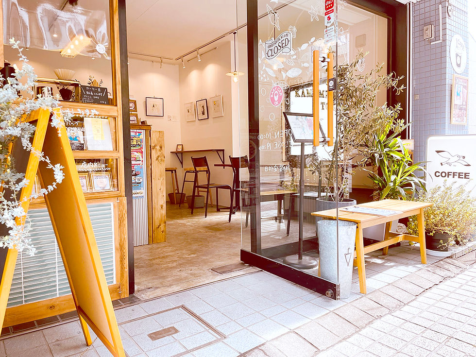 外開きのドアでベビーカーも楽々カフェに入れます。