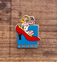 かわいいフランスのヴィンテージピンズ。マリリンモンロー風。PINS。ピンバッチ。ピンバッジ。