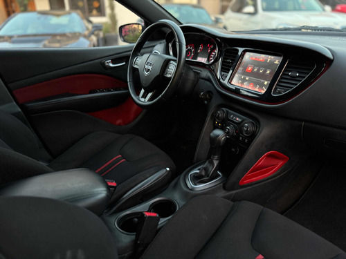 Miniatura: Dodge Dart 2014
