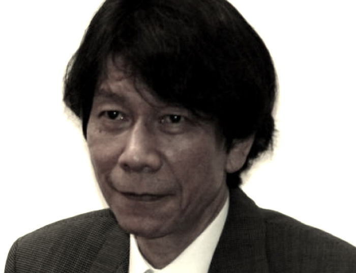 「全能」的批判