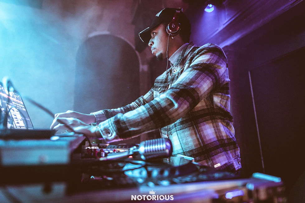 Café A I Notorious I Chapelle I