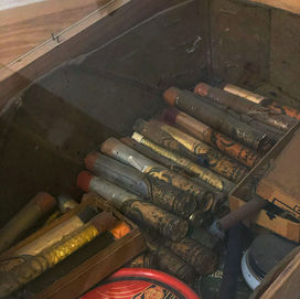 ארכיון גור 13 - פרט מארגז איפור תיאטרון קאצעט ברגן בלזן - צילום שלי אלכסנדר.jpg