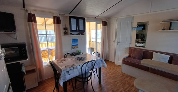 Coin repas du mobil home d'occasion à vendre au Camping Les Flots Bleus à Piriac sur Mer