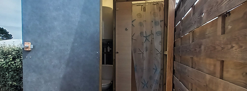 Wir entdecken die Dusche!!