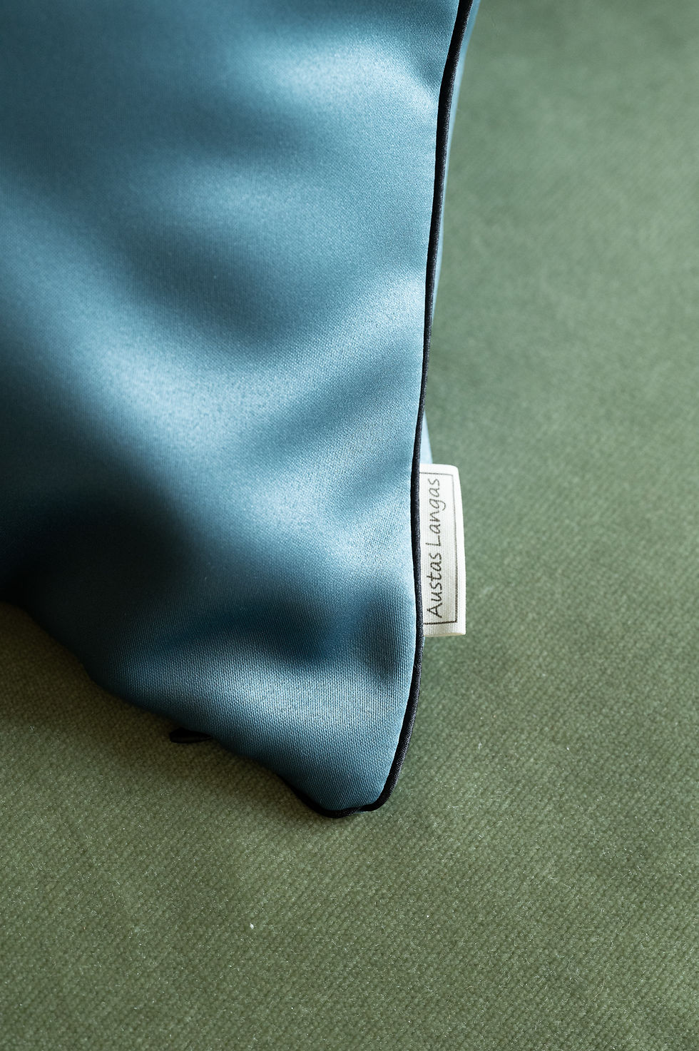 Miniatiūra: Austas langas pagalvės, dekoratyvinės pagalvėlės įvairių spalvų