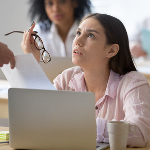 Rescisão antecipada de contrato temporário não dá a auxiliar direito a indenização