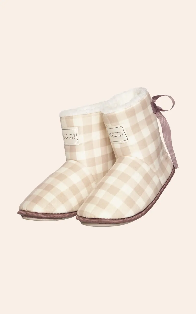 Bota Feminina Peluciada Xadrez Cano Médio Slow Down