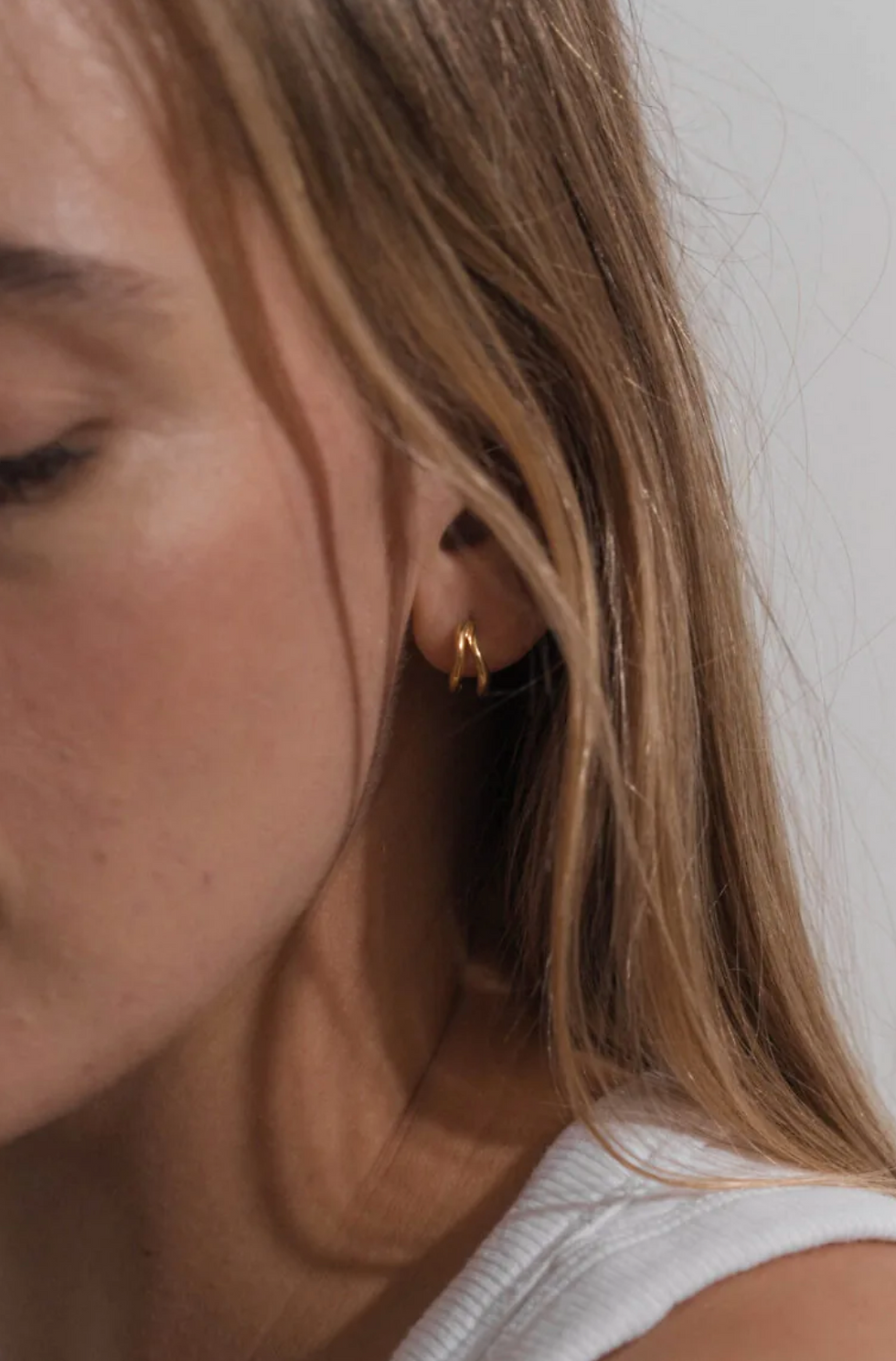 Thumbnail: Duo Illusion Huggies by One & Eight