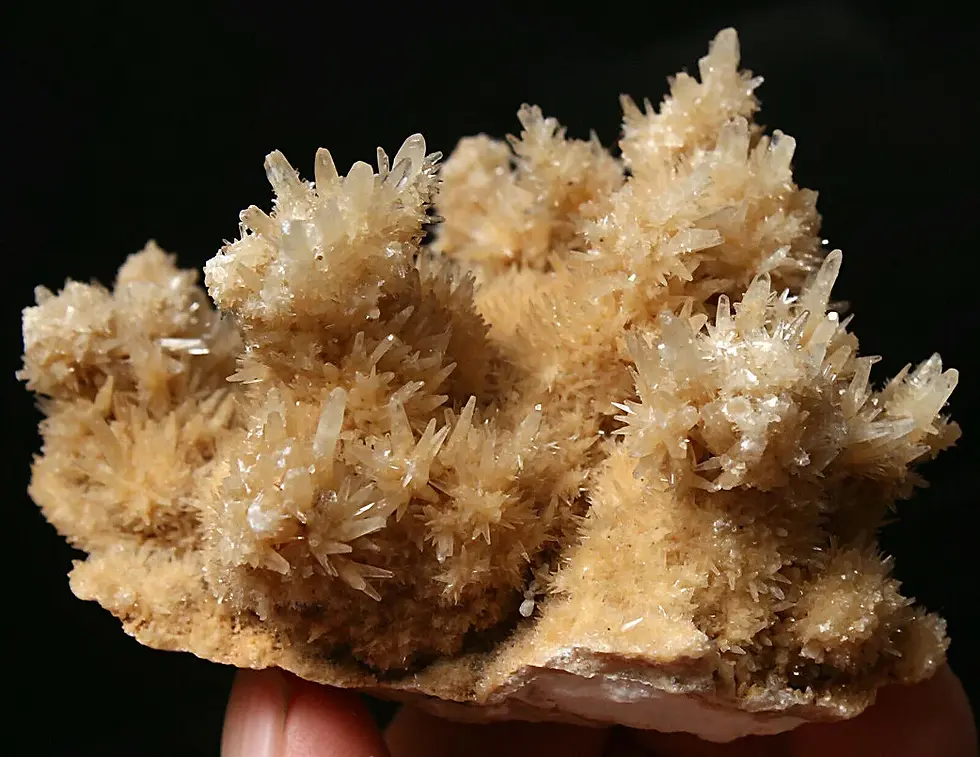 Gelbe Calcit-Kristallgruppen-Mineralprobe