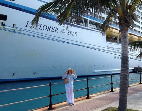 Lara and Cruise Ship.jpg