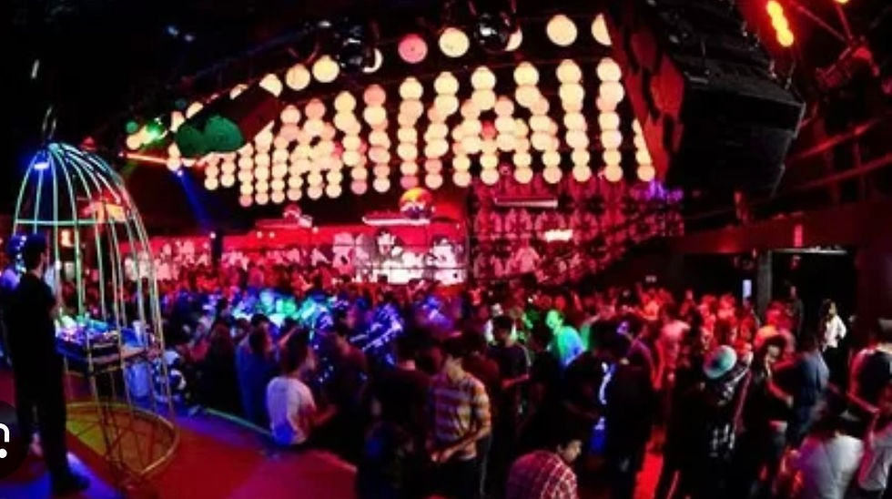 Ensinando a GP a chupar buceta