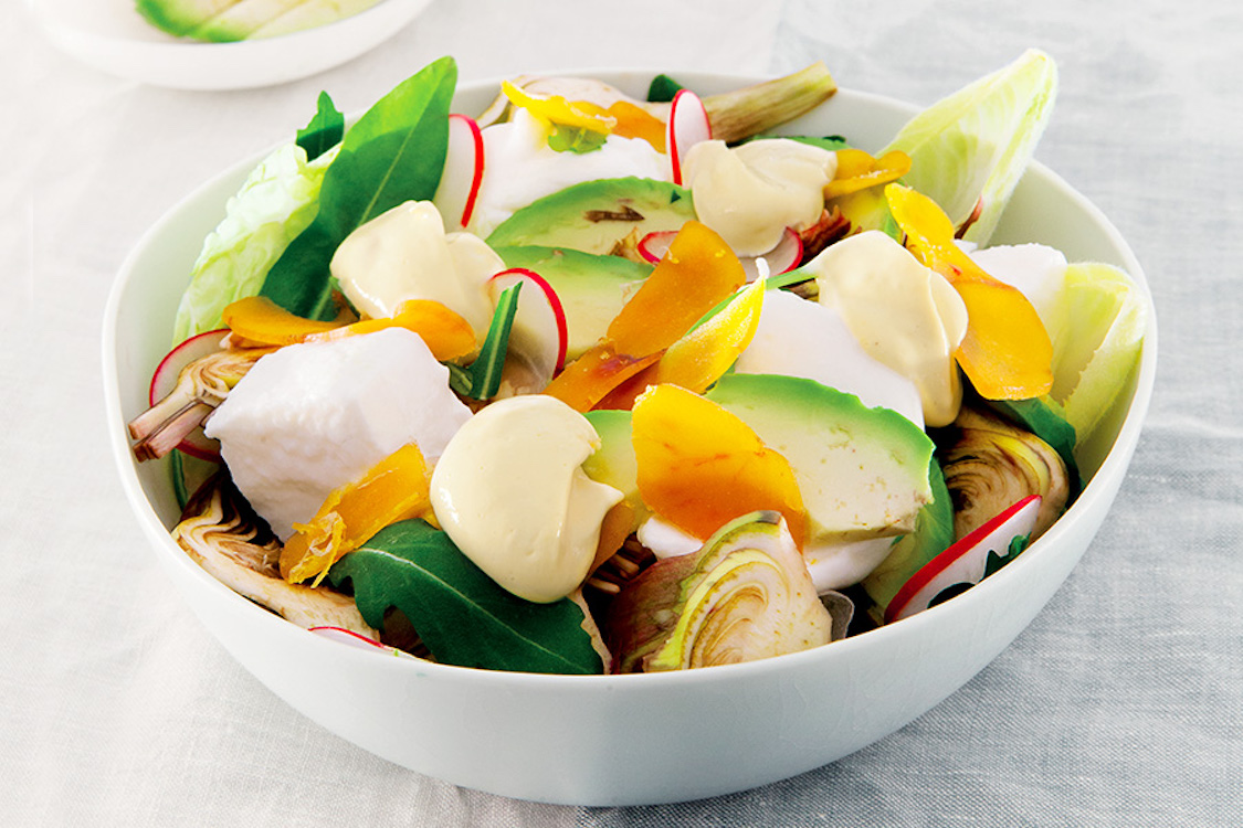 Ensalada de nuestra huerta con huevos frescos de nuestras gallinas, atún y aceite de oliva virgen extra italiano