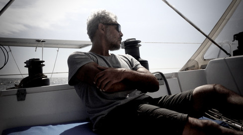 Traversée de la Méditerranée à la Voile. Valéry PLATON. Apprendre à voyager, apprendre la voile et la croisière