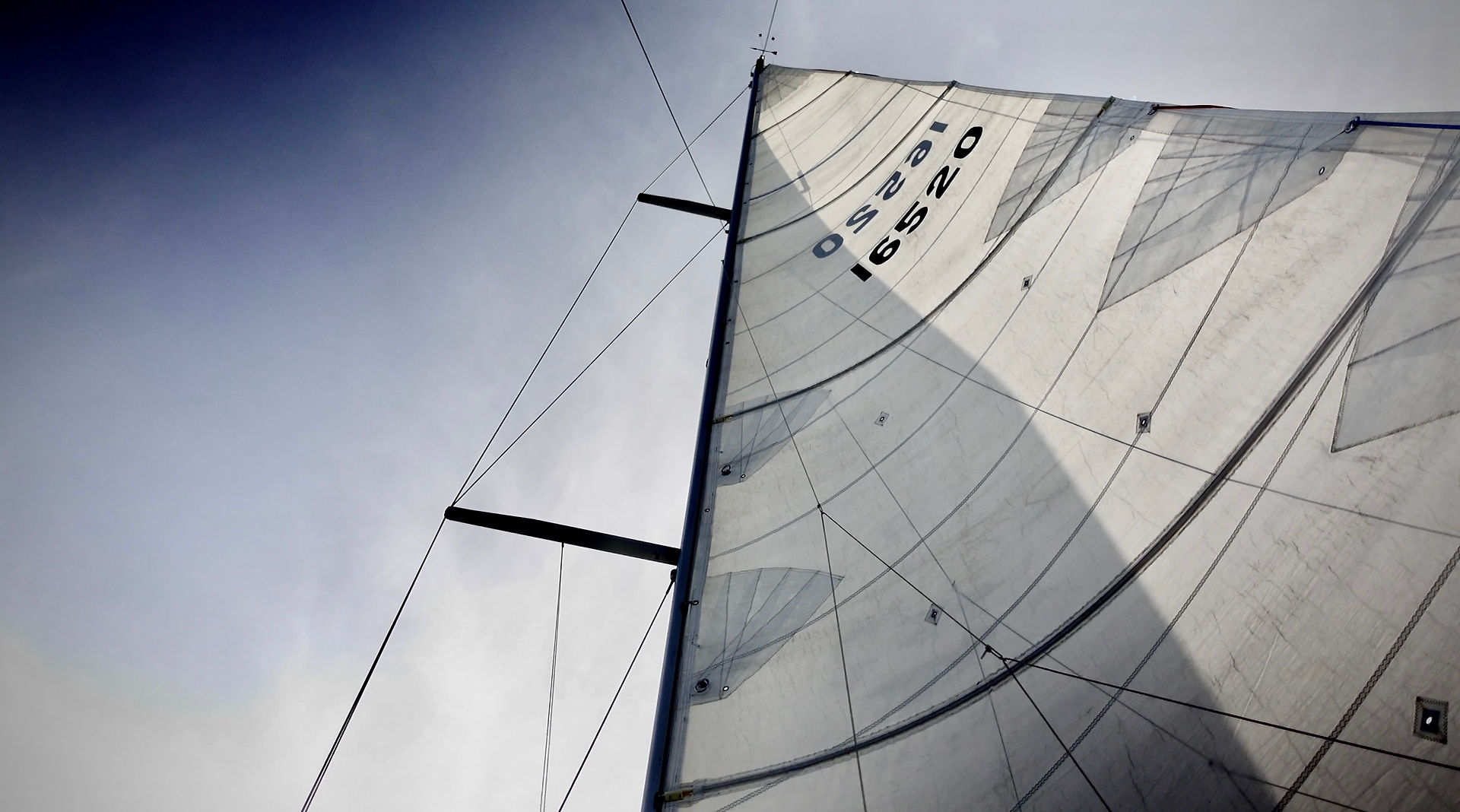 Traversée de la Méditerranée à la Voile. Valéry PLATON. Apprendre à voyager, apprendre la voile et la croisière