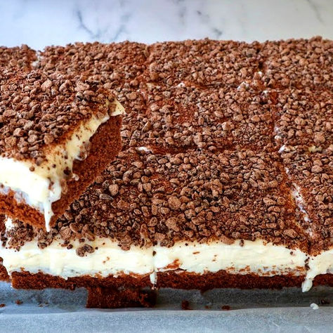 Ev Yapımı Çikolatalı Pasta