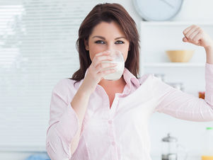 Οστεοπόρωση: Πώς θα αυξήσετε την απορρόφηση ασβεστίου για γερά οστά