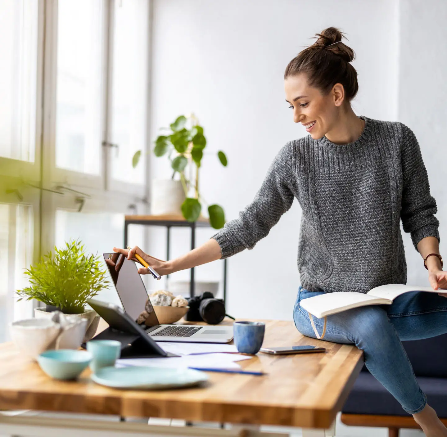 ph-woman-home-office_2x.jpg.webp