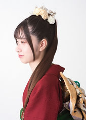 振り袖女性の横顔