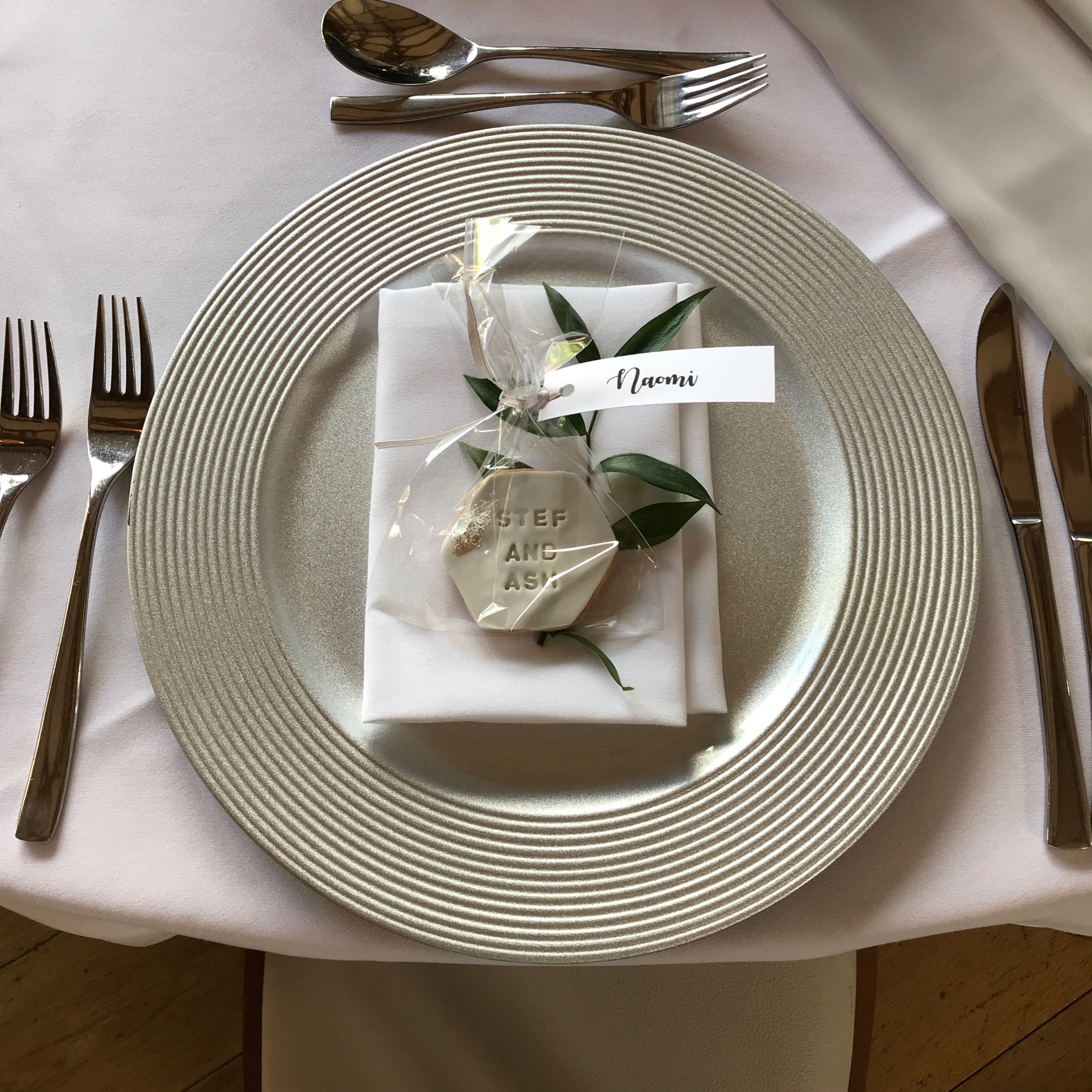 SILVER CHARGER PLATES